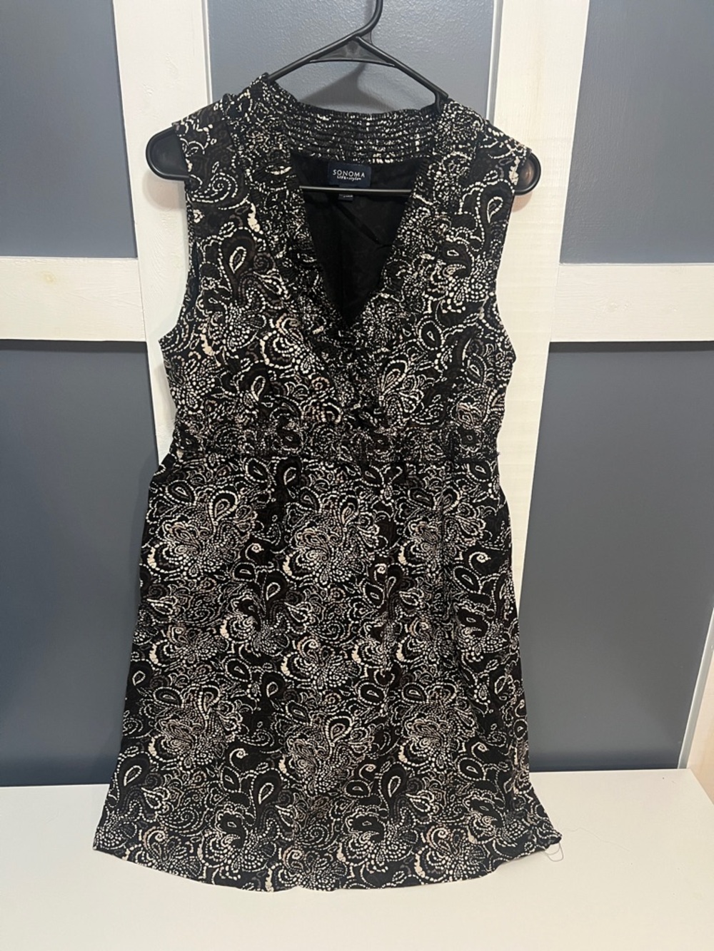 Sonoma Black & White Paisley Sleeveless V-Neck Mini Dress